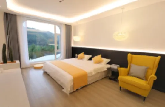 Tonglu OASIS Xingye Homestay (OMG Heartbeat Paradise Branch) Hotels near Qinxi Xianggu Scenic Area