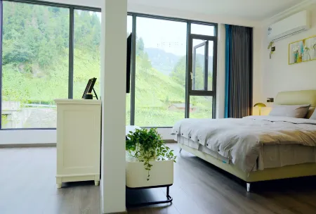 Huajian·Yuanshan Guesthouse Отели рядом с достопримечательностью «Huashuiwan First Village Hot Spring Hotel»