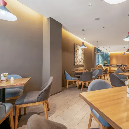 Homeinn Hotel· neo (Mou's Manor Store, Qixia Commercial Street)