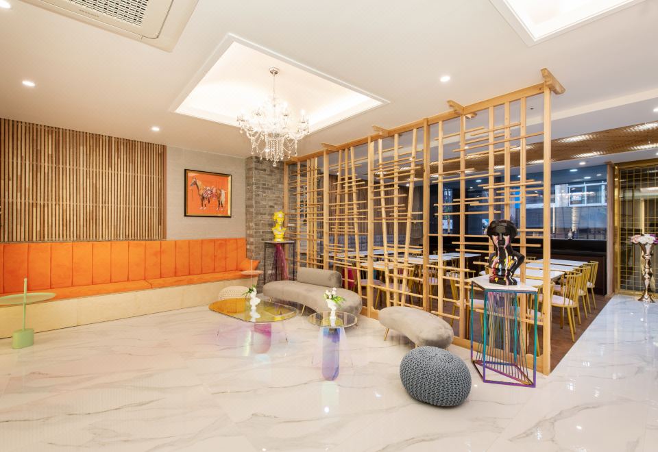 1. 센트럴파크 호텔..