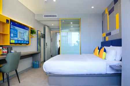 7Days Inn Hotel (Neijiang Longchang Zhongxin Passenger Station) Отели рядом с достопримечательностью «Chuannan Normal College for Childhood Education»