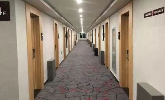 Junyi Collection Hotel (Kazuo Jinding Longwan)
