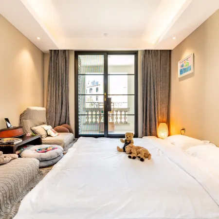 lucky hotel