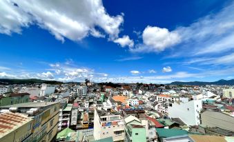 2. 튤립 호텔 3..