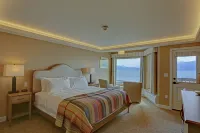 Land's End Resort Hotels in Homer