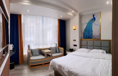 Rujia Huayi Selected Hotel (Yunnan Nujiang Gongshan Mingzhu Square Branch) Hotels near Gongshan County