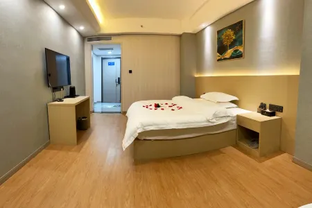 Huaxuanqianhui Wisdom Hotel Отели рядом с достопримечательностью «Biancheng Park»