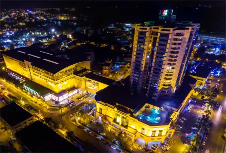 Imperial Hotel Miri Отели рядом с достопримечательностью «Коко Кабана»