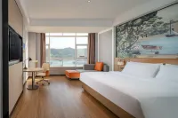 Vienna Hotel (Wuzhou Qilou City Store) - 3-Star