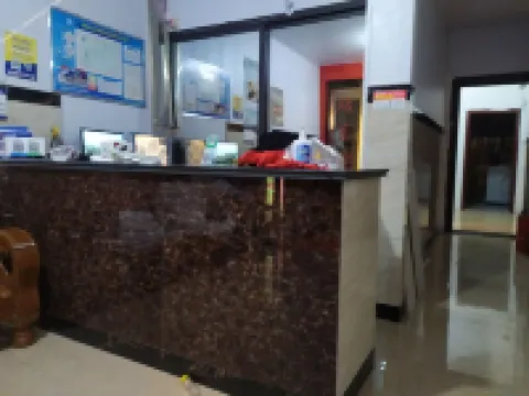 Zhandong Hostel