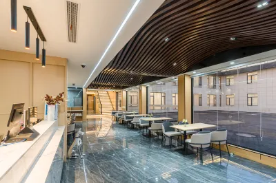 Dike Hufeng Hotel (Shanghai International Tourism Resort) Hotels near China Gong and Drum Calligraphy and Painting Museum