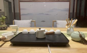 MAN HU TIME Guesthouse(Suzhou Taihu Xishan Island Store)