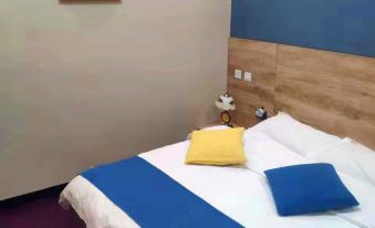 Chifeng Household Theme Hotel