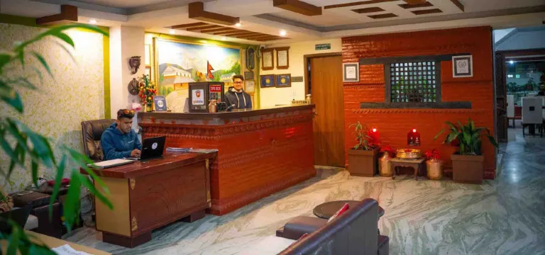 Alpine Hotel & Apartment