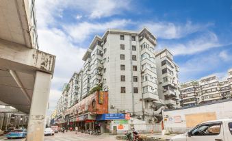 Lishan Youpin Hotel (Guangzhou East Railway Station Shahe Clothing City)