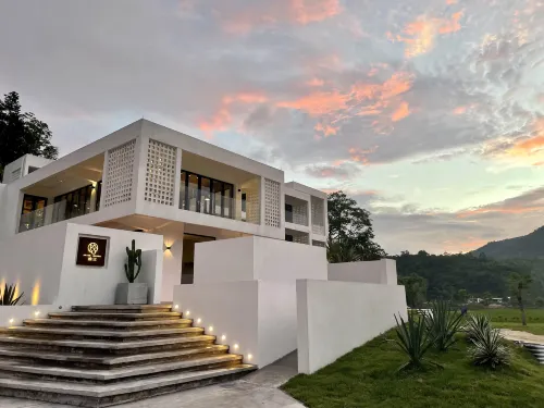 Dongyuan Wanlv Lake Shisan AFTERHOURS Homestay