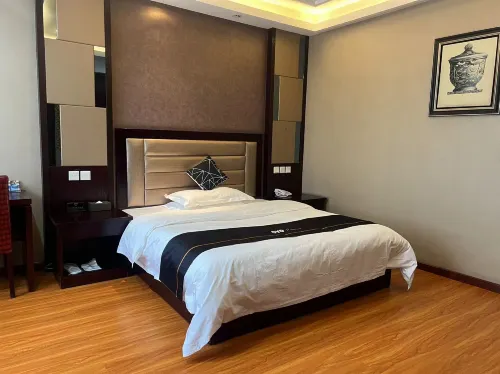 Huating Qianhe Hotel Hotels in Huating