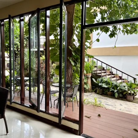 Hotel la Villa Khon Kaen Отели рядом с достопримечательностью «Храм Тхунг Сетхи»