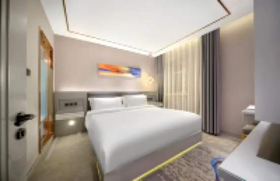 Harbin Central Street InterFeng Holiday Hotel (Flood Control Memorial Tower)