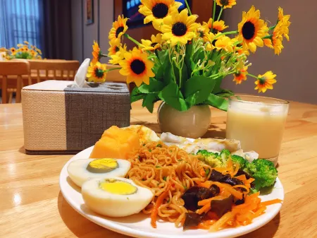 Unitour Hotel (Yulin Xingye High-speed Railway Station) Отели рядом с достопримечательностью «Shiyi Tower»