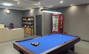 Ruguangge Electric Sports Hotel (Qufu Kongfu Shop)