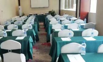 Xuanyue Hotel (Wuyi Square IFS International Financial Center) - Housity