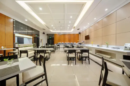 Metropolo Jinjiang Hotels (Wuhu Wanda Plaza) Отели рядом с достопримечательностью «Anhui Normal University Qijiang College (Wenjin Campus)»