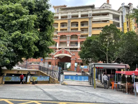 Yingman Sea View Pool Resort (Shenzhen Dameisha Branch) Отели рядом с достопримечательностью «Yantian International Container Port»