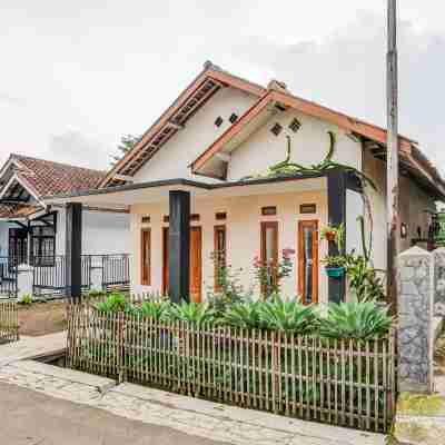 OYO Homes 90997 Eco Tourism Desa Cibodas Babakan Gentong 2 Syariah Hotel Exterior
