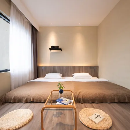 Town Square Hotel (Yangshuo West Street Ten Miles of Picturesque Scenery Branch)