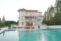 Cissé White Pigeon Homestay Hotels near Sang Farm