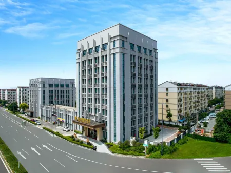 Vienna International Hotel (Huai'an Lianshui Development Zone High-speed Railway Station)