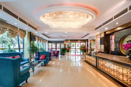 Xiushan V8 Boutique Hotel (Xiushan Railway Station Branch)