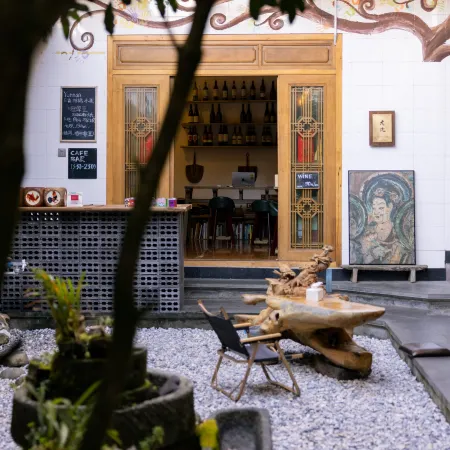 Lushang Youth Hostel