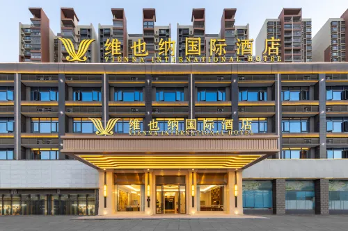 Vienna International Hotel (Luoding Xicheng Duxuan Branch) Hotel a Luoding