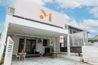 Momostay Capsules Hotel