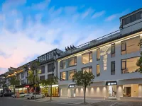 Floral Hotel · Wuyuan Yuke Light Luxury Hotel (Jiangwan Scenic Area Store) Hotels near Jiangwan