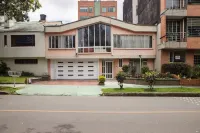Touristic House Hotel a 