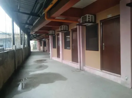 Hotel De Amado by RedDoorz Отели рядом с достопримечательностью «Pangasinan Baywalk»