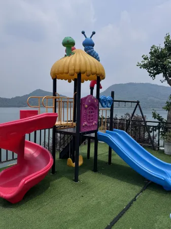 Pingtai Lake Beautiful Bay Homestay Отели рядом с достопримечательностью «Dongtianwan Scenic Spot»