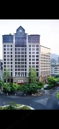 Pan Zhihua Hotel（RenHe）