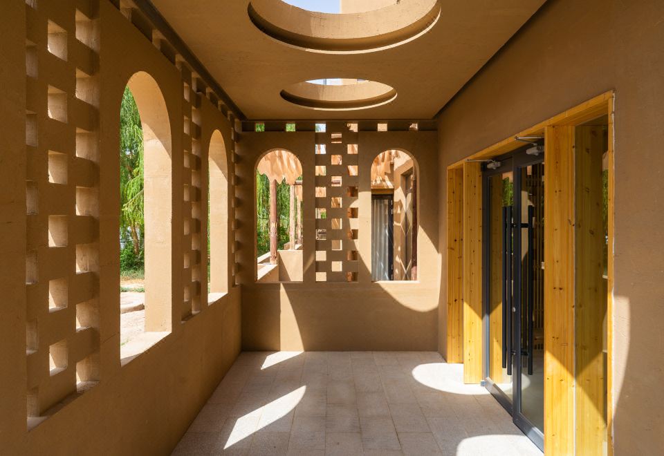 둔황 치위 쿰타그 호텔