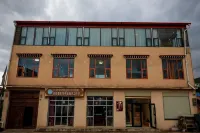Nake Cangjia Homestay Hotels near Langmusi Scenic Spots