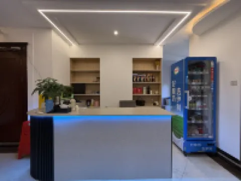 Yuechi Rome Hotel