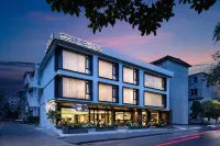 Guilin Mingjiang Hotel (Two Rivers and Four Lakes Elephant Trunk Hill)