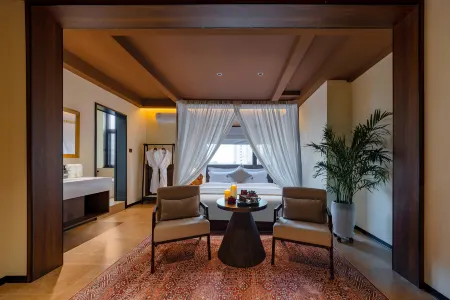 Xinzhou Huajianji Homestay (Kailai Xinyue Shopping Plaza) Отели рядом с достопримечательностью «Yunzhonghe Hot Spring Tourist Resort»