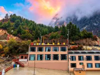 Xizan · Overlooking Sacred Mountain Ultimate zangshi Realm & Scenic Resort Manor