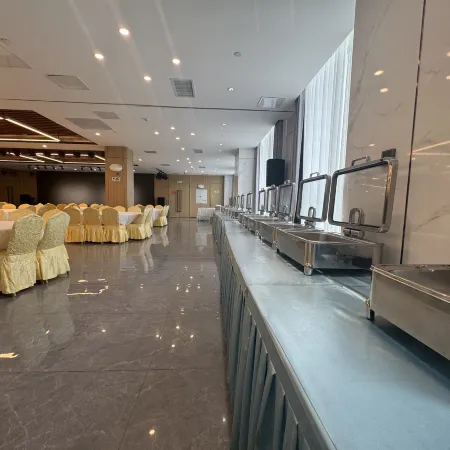 Rongcheng Blue Aiweis Holiday Hotel
