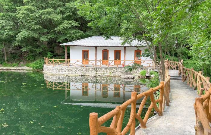 JINGPO LAKE · JINGPO GORGE