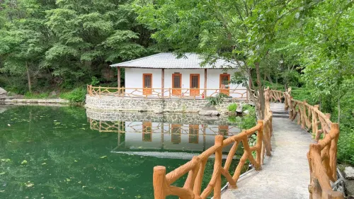 JINGPO LAKE · JINGPO GORGE - Pet friendly